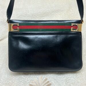 Gucci Leather Shoulder Bag